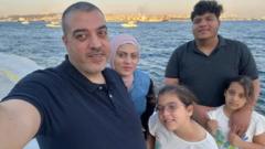 Phóng viên BBC kể về làn ranh sống chết của gia đình mình ở Gaza