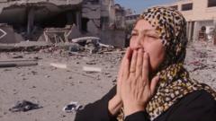 ‘Tại sao các người ném bom chúng tôi?’: Khu dân cư Gaza biến thành đống đổ nát ‘Tại sao các người ném bom chúng tôi?’: Khu dân cư Gaza biến thành đống đổ nát