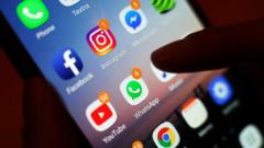 Facebook và Instagram thu phí 9,99 euro/tháng cho tài khoản không hiện quảng cáo ở EU Facebook và Instagram thu phí 9,99 euro/tháng cho tài khoản không hiện quảng cáo ở EU