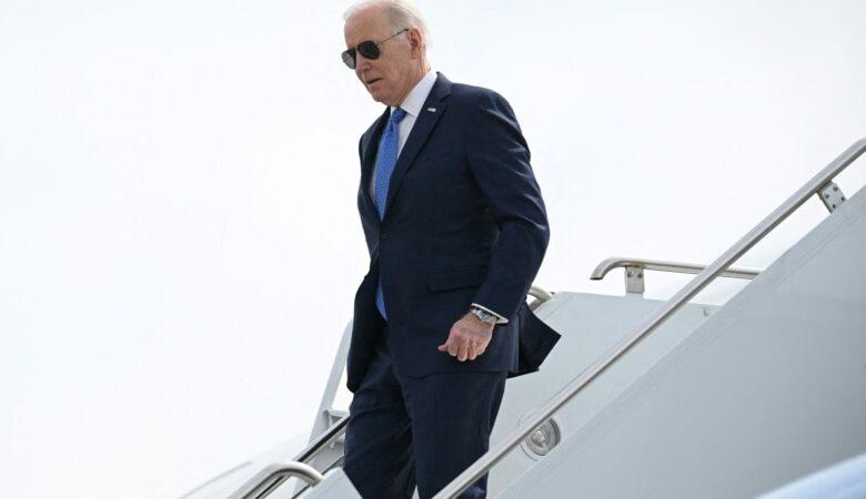 TT Biden đi thăm nông trại ở Minnesota, vận động các cử tri vùng nông nghiệp TT Biden đi thăm nông trại ở Minnesota, vận động các cử tri vùng nông nghiệp