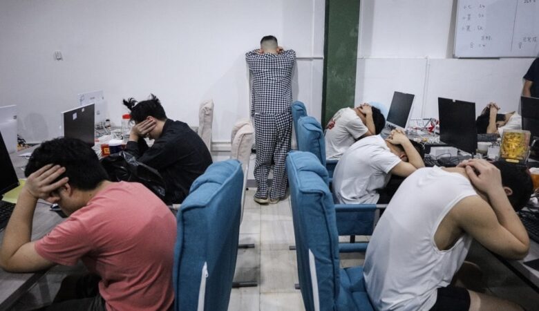 Myanmar bàn giao cho Trung Quốc hàng ngàn nghi phạm lừa đảo viễn thông Myanmar bàn giao cho Trung Quốc hàng ngàn nghi phạm lừa đảo viễn thông