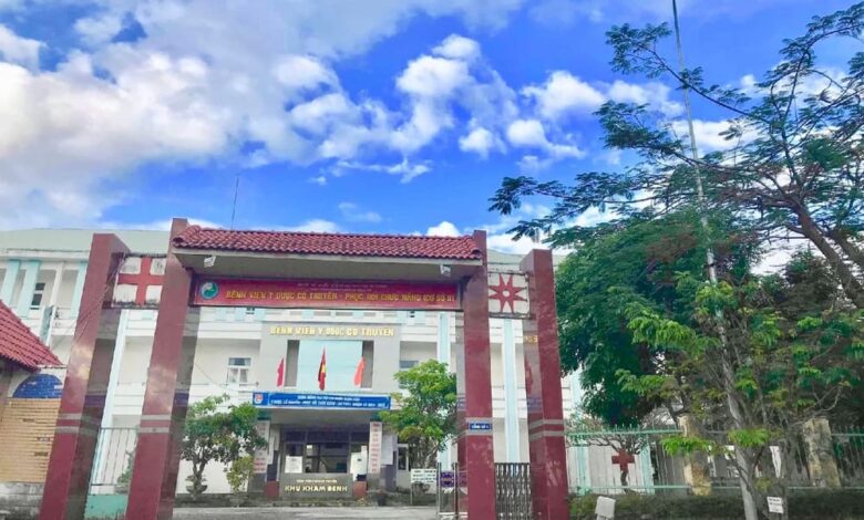 Kon Tum: Giám đốc một bệnh viện bị cách chức vì ‘ăn vụng gây hậu quả nghiêm trọng’ Kon Tum: Giám đốc một bệnh viện bị cách chức vì ‘ăn vụng gây hậu quả nghiêm trọng’