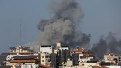 Mỹ nói Israel bắt đầu tạm ngừng bắn bốn tiếng mỗi ngày ở Gaza Mỹ nói Israel bắt đầu tạm ngừng bắn bốn tiếng mỗi ngày ở Gaza