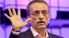 Intel ‘gác đầu tư’ vào Việt Nam nhưng vẫn xây nhà máy ở những đâu? Intel ‘gác đầu tư’ vào Việt Nam nhưng vẫn xây nhà máy ở những đâu?