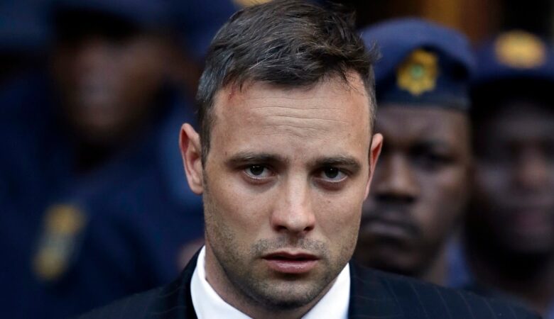 Cựu vận động viên khuyết tật Nam Phi Pistorius được giảm án, 10 năm sau vụ giết bạn gái Cựu vận động viên khuyết tật Nam Phi Pistorius được giảm án, 10 năm sau vụ giết bạn gái