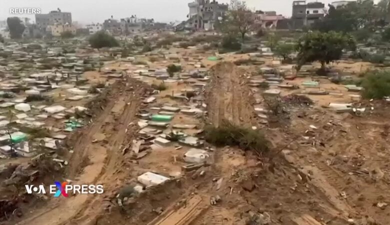 Nghĩa trang Gaza bị giày xéo sau cuộc tấn công của Israel Nghĩa trang Gaza bị giày xéo sau cuộc tấn công của Israel
