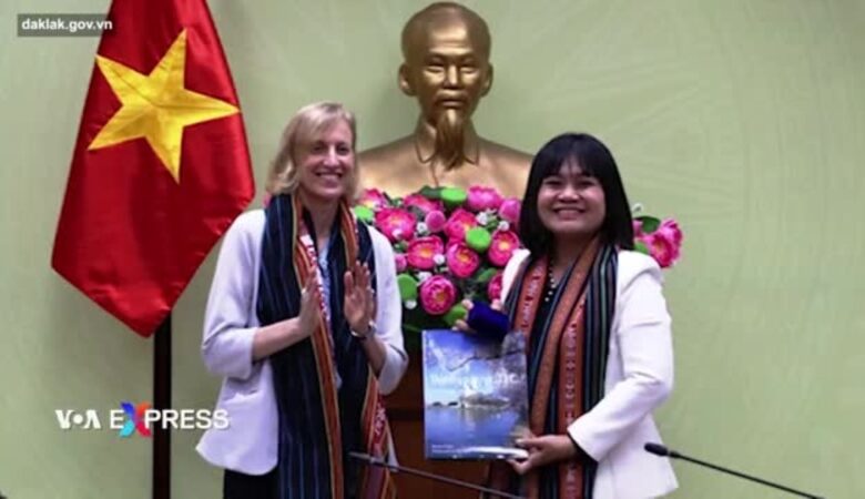 Tổng lãnh sự Mỹ tới thăm và làm việc tại Đắk Lắk Tổng lãnh sự Mỹ tới thăm và làm việc tại Đắk Lắk
