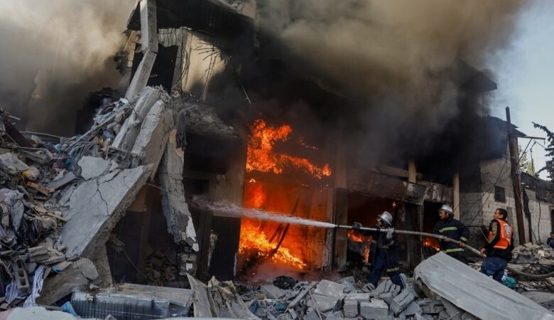 Israel ra lệnh di tản thêm nữa ở Khan Younis, tấn công dọc chiều dài Gaza Israel ra lệnh di tản thêm nữa ở Khan Younis, tấn công dọc chiều dài Gaza