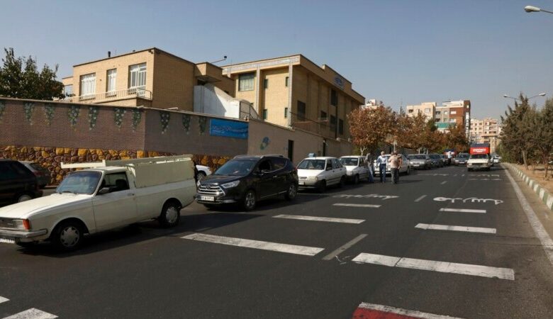 Truyền thông Iran, Israel: Cuộc tấn công mạng làm gián đoạn các trạm xăng khắp Iran Truyền thông Iran, Israel: Cuộc tấn công mạng làm gián đoạn các trạm xăng khắp Iran