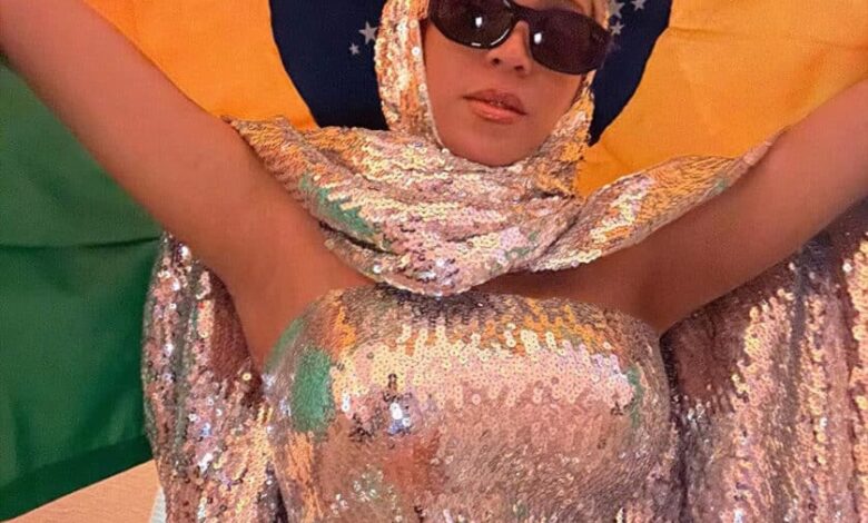 Beyonce shows off inside of her luxury million private jet Beyonce shows off inside of her luxury million private jet
