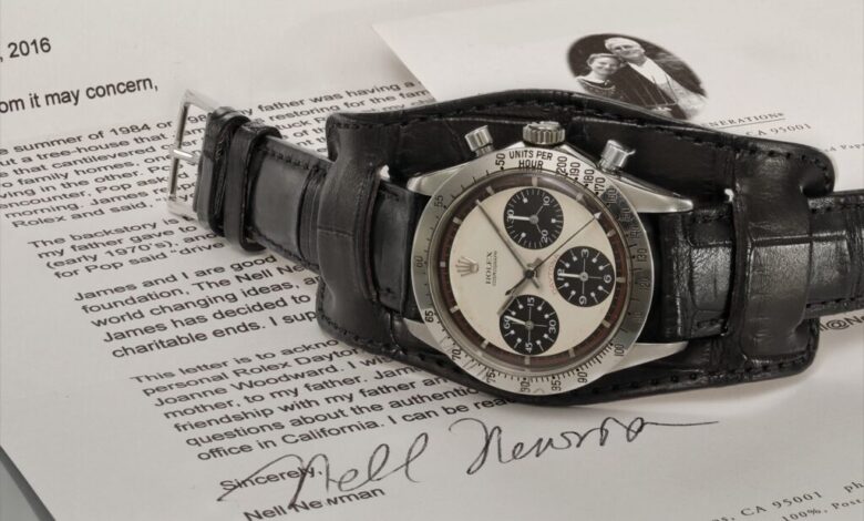 Woman finds 0,000 Rolex inside her couch Woman finds 0,000 Rolex inside her couch