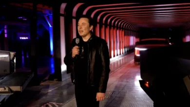 Two Tesla employees confirm how many Cybertruck orders there are per day