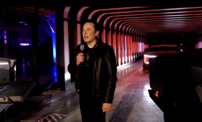 Two Tesla employees confirm how many Cybertruck orders there are per day Two Tesla employees confirm how many Cybertruck orders there are per day