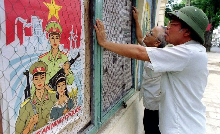 “Đánh cho nó một bài” “Đánh cho nó một bài”