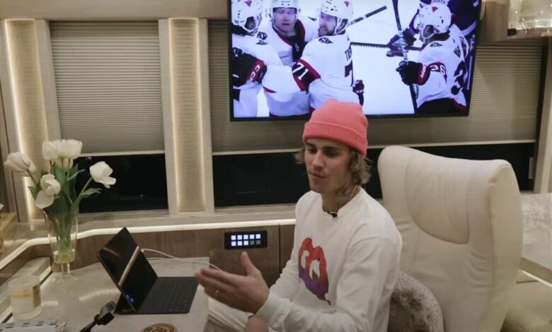 Justin Bieber’s M tour bus is a luxury penthouse on wheels Justin Bieber’s M tour bus is a luxury penthouse on wheels