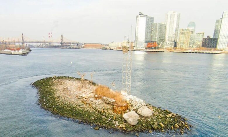 This abandoned island is connected to New York City by tunnels but no one is allowed to visit This abandoned island is connected to New York City by tunnels but no one is allowed to visit