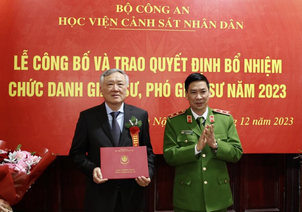 Quy định công chức lãnh đạo không háo danh có khả thi? Quy định công chức lãnh đạo không háo danh có khả thi?