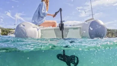 This boat engine can be used as an underwater scooter