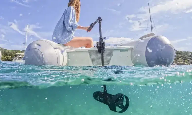 This boat engine can be used as an underwater scooter This boat engine can be used as an underwater scooter