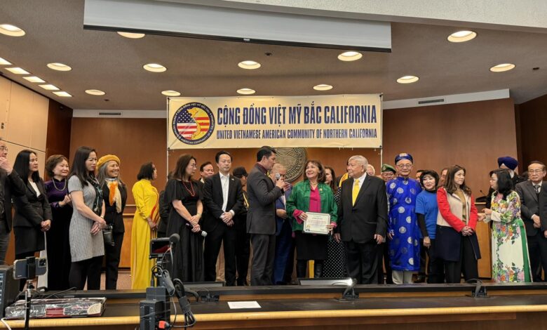 Lễ Tuyên Thệ & Ra Mắt Của Cộng Đồng Việt Mỹ Bắc California Lễ Tuyên Thệ & Ra Mắt Của Cộng Đồng Việt Mỹ Bắc California