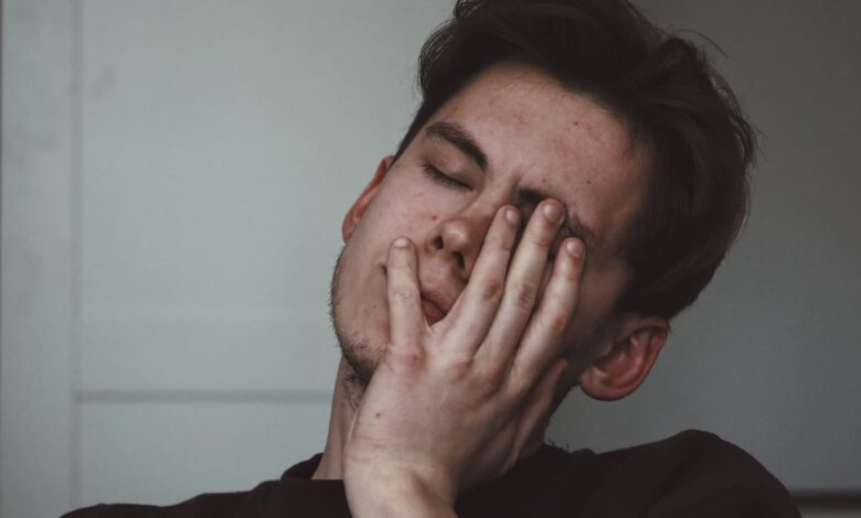 ‘Làm vài ly’ trước khi đi ngủ: Lợi bất cập hại?
