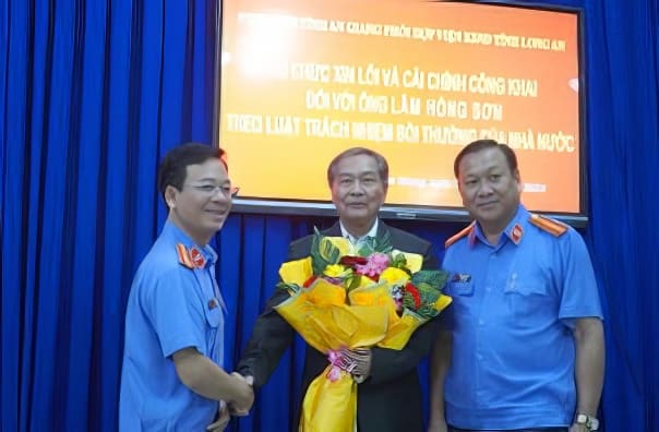 Việt kiều yêu nước về quê, nhưng Việt cộng không yêu Việt kiều yêu nước về quê, nhưng Việt cộng không yêu