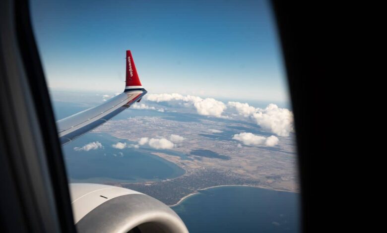 Norwegian Boeing 787-9 landed almost an hour earlier than expected