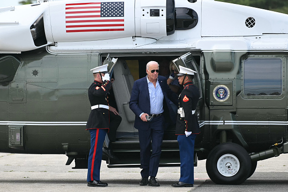 Sau cuộc tranh luận với ông Trump, ông Biden tích cực gây quỹ và xoa dịu các nhà tài trợ Sau cuộc tranh luận với ông Trump, ông Biden tích cực gây quỹ và xoa dịu các nhà tài trợ