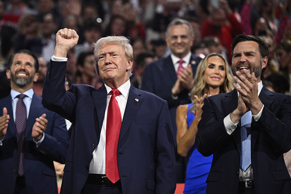 Ông Trump chính thức là ứng cử viên Tổng thống của Đảng Cộng hòa Ông Trump chính thức là ứng cử viên Tổng thống của Đảng Cộng hòa