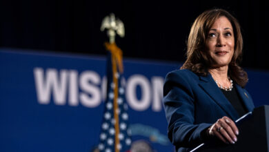 Bà Kamala Harris vượt qua ngưỡng sơ bộ cho việc đề cử