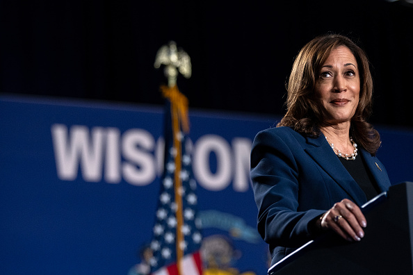 Bà Kamala Harris vượt qua ngưỡng sơ bộ cho việc đề cử Bà Kamala Harris vượt qua ngưỡng sơ bộ cho việc đề cử