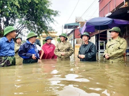 Thói ăn vay của bầy kền kền cộng sản trong mùa bão lũ Thói ăn vay của bầy kền kền cộng sản trong mùa bão lũ