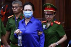 Vạn Thịnh Phát: bà Trương Mỹ Lan lãnh thêm án chung thân sau hình phạt tử hình Vạn Thịnh Phát: bà Trương Mỹ Lan lãnh thêm án chung thân sau hình phạt tử hình