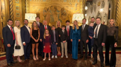 Quyền lực ở West Palm Beach: Bên trong cuộc hành hương đến dinh thự Mar-a-Lago Quyền lực ở West Palm Beach: Bên trong cuộc hành hương đến dinh thự Mar-a-Lago