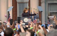 Donald Trump thắng cử: Kamala Harris thừa nhận thất bại, nói cử tri ‘đừng tuyệt vọng’ Donald Trump thắng cử: Kamala Harris thừa nhận thất bại, nói cử tri ‘đừng tuyệt vọng’