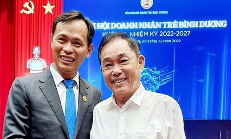 ‘Dì ghẻ’ Nguyễn Phương Hằng phá nát tương lai chính trị của con chồng ‘Dì ghẻ’ Nguyễn Phương Hằng phá nát tương lai chính trị của con chồng