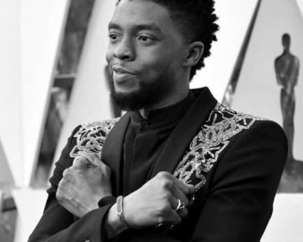 John Kani và kỷ niệm đẹp về Chadwick Boseman John Kani và kỷ niệm đẹp về Chadwick Boseman