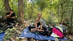 Sư Minh Tuệ trả lời BBC: ‘Họ hoan nghênh hay đánh đập, bắt nhốt thì con cũng thấy như nhau’ Sư Minh Tuệ trả lời BBC: ‘Họ hoan nghênh hay đánh đập, bắt nhốt thì con cũng thấy như nhau’