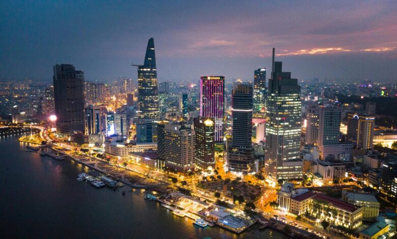 ‘Vén màn’ nghịch lý tăng trưởng của kinh tế Việt Nam ‘Vén màn’ nghịch lý tăng trưởng của kinh tế Việt Nam