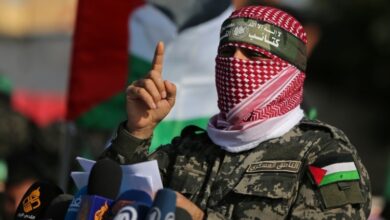 Hamas tuyên bố ngừng thả con tin, cáo buộc Israel vi phạm lệnh ngừng bắn