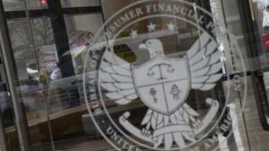 Quyền giám đốc CFPB yêu cầu toàn thể nhân viên ngừng ‘mọi công việc’