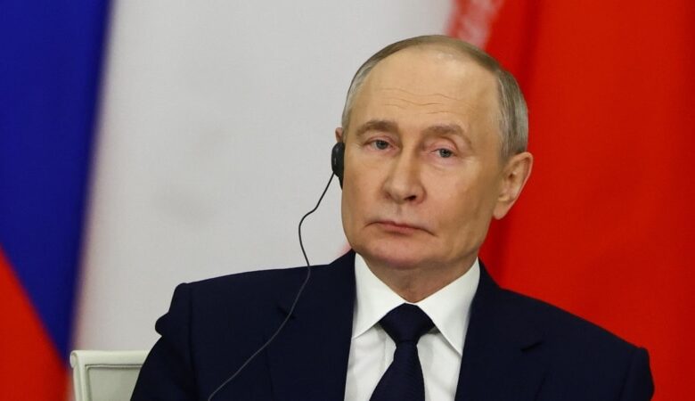 Trump cho biết đã nói chuyện với Putin về việc chấm dứt chiến tranh ở Ukraine Trump cho biết đã nói chuyện với Putin về việc chấm dứt chiến tranh ở Ukraine