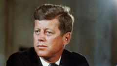 Vụ ám sát John F. Kennedy: Hồ sơ giải mật có gì chấn động? Vụ ám sát John F. Kennedy: Hồ sơ giải mật có gì chấn động?