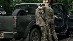 ‘Mọi thứ đã kết thúc’: Lính Ukraine kể lại cảnh rút khỏi vùng lãnh thổ của Nga ‘Mọi thứ đã kết thúc’: Lính Ukraine kể lại cảnh rút khỏi vùng lãnh thổ của Nga