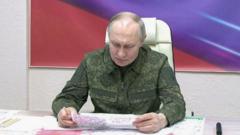 Ông Putin sẵn sàng ngừng bắn ở Ukraine hay chỉ đang câu giờ? Ông Putin sẵn sàng ngừng bắn ở Ukraine hay chỉ đang câu giờ?