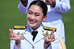 Ông Thaksin bị nhắm, thủ tướng Thái Lan có thể bị bất tín nhiệm Ông Thaksin bị nhắm, thủ tướng Thái Lan có thể bị bất tín nhiệm