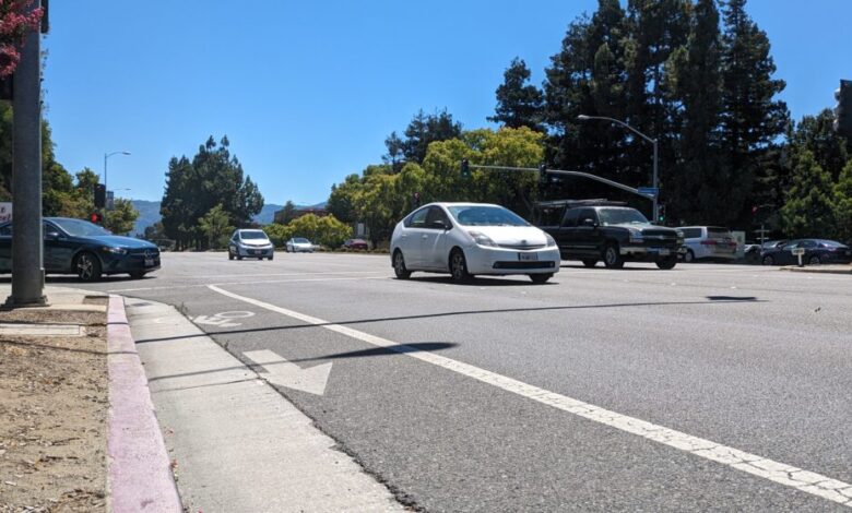 Cupertino to protect cyclists on Stevens Creek Boulevard Cupertino to protect cyclists on Stevens Creek Boulevard