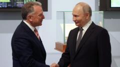 Đặc phái viên Mỹ gặp Putin, Trump thúc Nga sớm ngừng bắn ở Ukraine Đặc phái viên Mỹ gặp Putin, Trump thúc Nga sớm ngừng bắn ở Ukraine