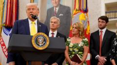 Ông Trump sẽ ‘bỏ qua’ đàm phán hòa bình với Ukraine ‘nếu không sớm có tiến triển’ Ông Trump sẽ ‘bỏ qua’ đàm phán hòa bình với Ukraine ‘nếu không sớm có tiến triển’