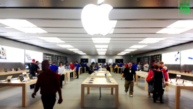 Đổ xô mua iPhone vì sợ tăng giá do thuế mới